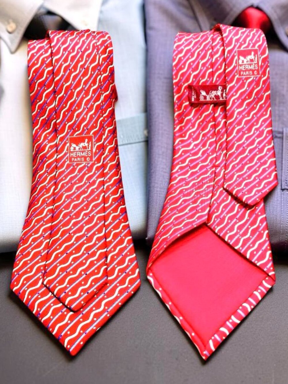 Unused Necktie Hermès Paris 100%  Silk France Made Red Bugendy blue Striped (7)